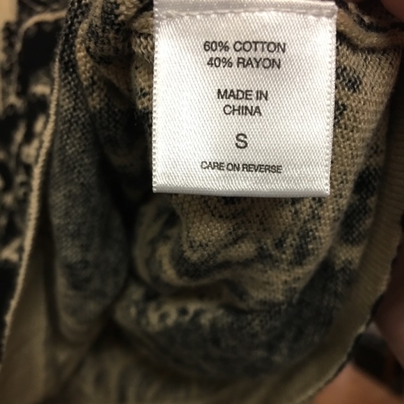 NWT NEW YORK & COMPANY V NECK SWEATER! - Picture 4 of 5